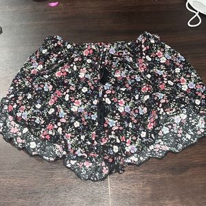 Black Floral Flowy shorts